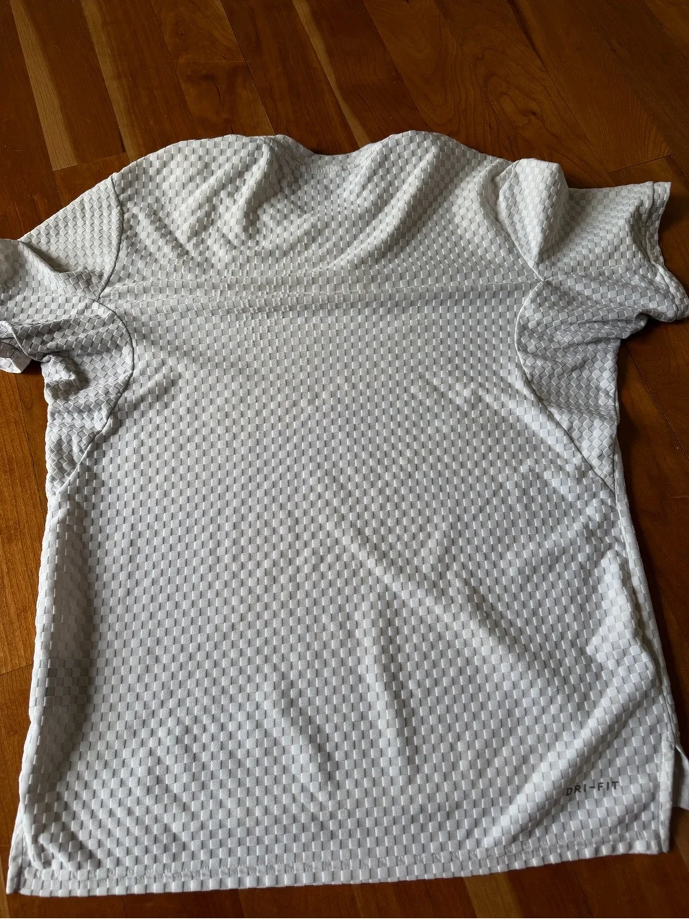 Nike Court Dri Fit quilted like checkered pattern shirt size medium super soft